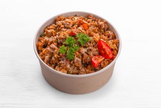 Жареный рис с овощами и курицей (350г)