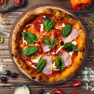 Խոզապուխտով, առանց պանրի պիցցա