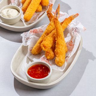 Shrimp tempura with sweet chili sauce