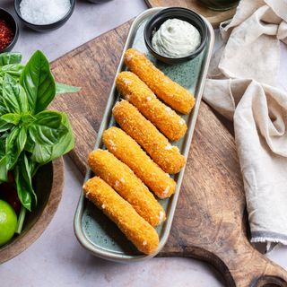 Mozzarella sticks with Ranch sauce
