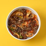 Ֆունչոզայով և տավարի մսով աղցան