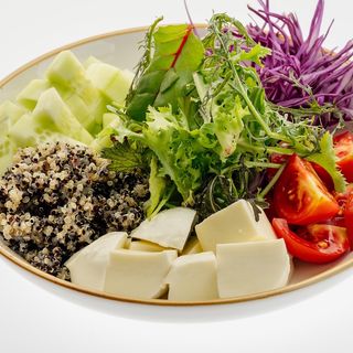 Քինոայով աղցան