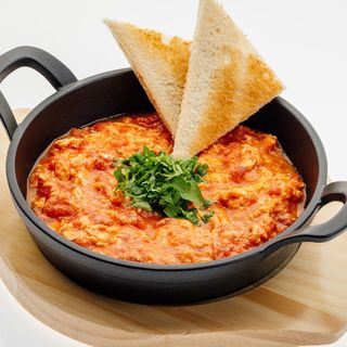 Լոլիկով ձվածեղ