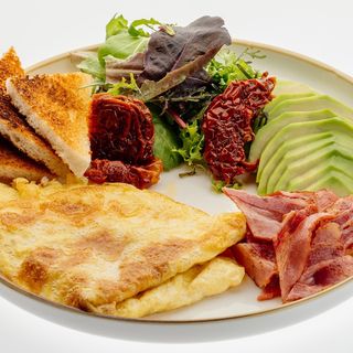 Օմլետ բեկոնով