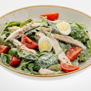 Սպանախով աղցան, հավի մսով աղցան