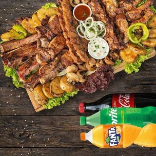 Կոմբո խոզի +  հավի խորովածով և քաբաբներով №9