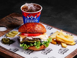 Բլուչիզի բուրգերի կոմբո