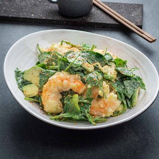 Աղցան մանրածովախեցգետնով և սպանախով