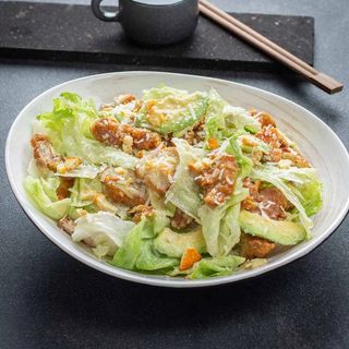 Աղցան կեսար հավի մսով