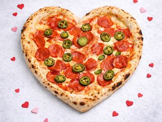 Պիցցա Պեպպերոնի սրտաձև