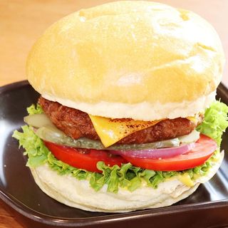 Անգուս բուրգեր