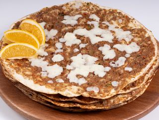 Լահմաջո պանրով մեծ