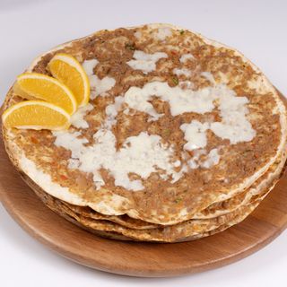Լահմաջո պանրով մեծ