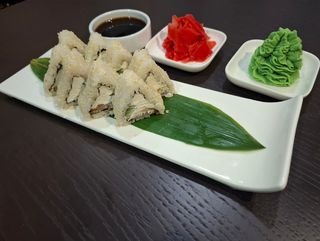 Պիրամիդ օձաձկով