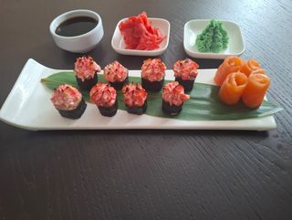 Սաղմոնով թխած ռոլլ