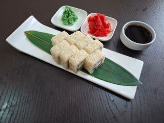 Սաղմոն քնջութով