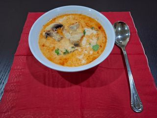 Տոմ յամ հավով