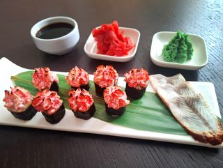 Օձաձկով թխած ռոլլ