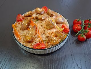 Ֆունչոզա հավի կրծքամսով