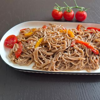 Սոբա բանջարեղենով