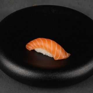 Նիգիրի սաղմոնով 2 հատ