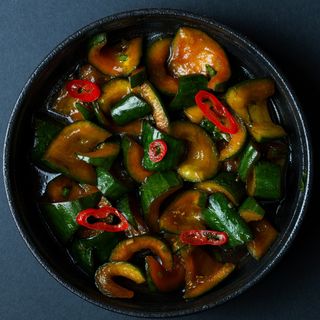 Ծեծած վարունգի աղցան