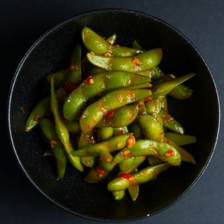 Էդամամե կծու սոուսով