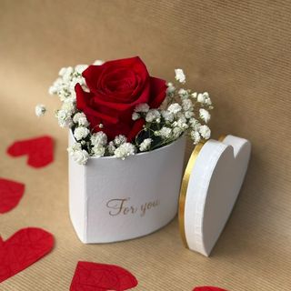 Kutija srce, ruža