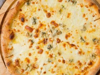 Pizza Quattro Formaggi 33 cm