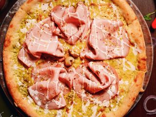 Pizza Mortadella Pistachio 33cm