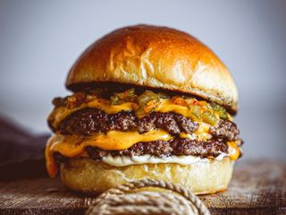 Double Cheeseburger Max + Twister Paprika Fries
