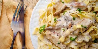 Pileća pasta u sosu od gljiva