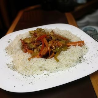 Rižoto sa paradajz sosom i povrćem