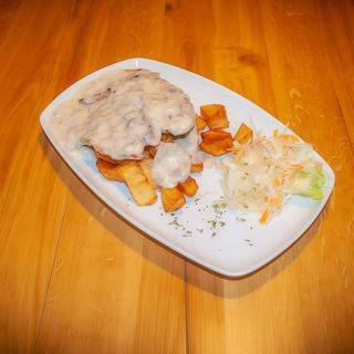 Piletina u sosu od gljiva 150 gr