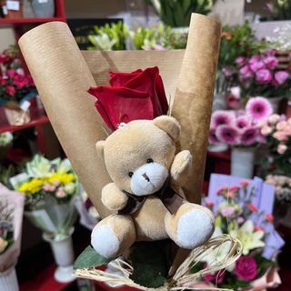 Ruža, medo u natur papiru