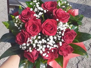 Okrugli buket 10 ruža