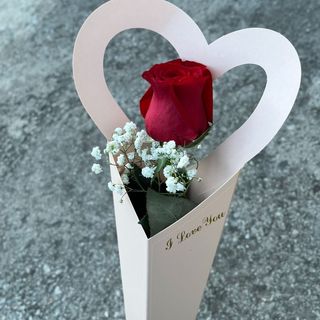 Ruža u srce pakovanju