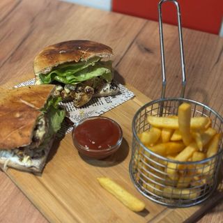 Michelangelo (sv.vrat i piletina) i pomfrit