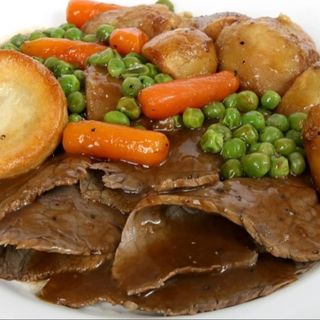 Dinstana teletina sa povrćem