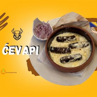 Ćevapi u kajmaku (Ćevapi with kajmak)