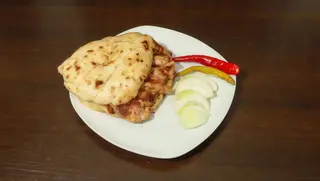 Pileći batak 220 g sa lepinjom