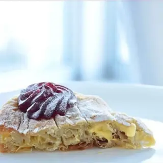 Pita s višnjama i vanilijom