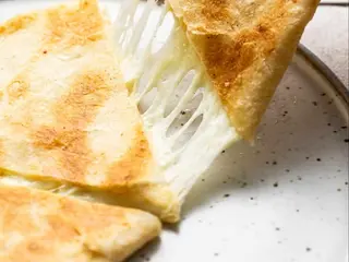 mini quesadilla sa sirom
