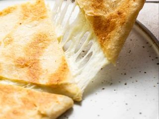 mini quesadilla sa sirom