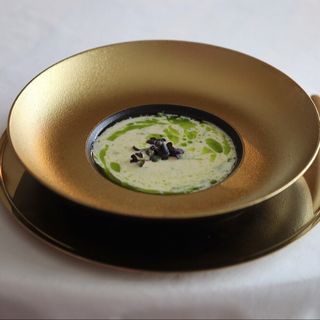 Krem supa od pilećeg bataka i vrganja