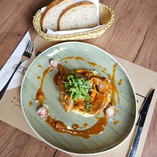 Sporo pečena teletina