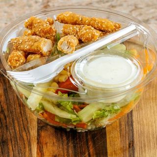 Salata piletina pohovana