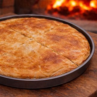 Burek - cijela tepsija (4 komada)