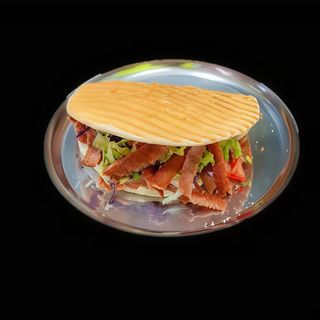 Maxi teleći doner sa pomfritom