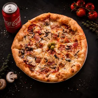 Pizza Debela Mama + Coca Cola